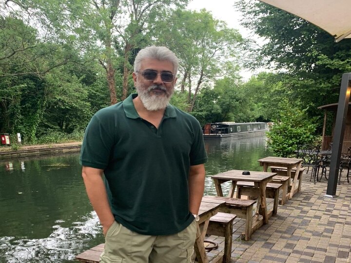 AJITH LATEST PICS: அசத்தல் காருடன் AK! என்ன காருப்பா அது? தேடலைத் தொடங்கிய அஜித் ஃபேன்ஸ்!