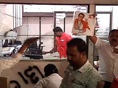 Tanaji Sawant : बंडखोर आमदार तानाजी सावंतांच्या पुण्यातील कार्यालयाची तोडफोड, शिवसैनिक आक्रमक