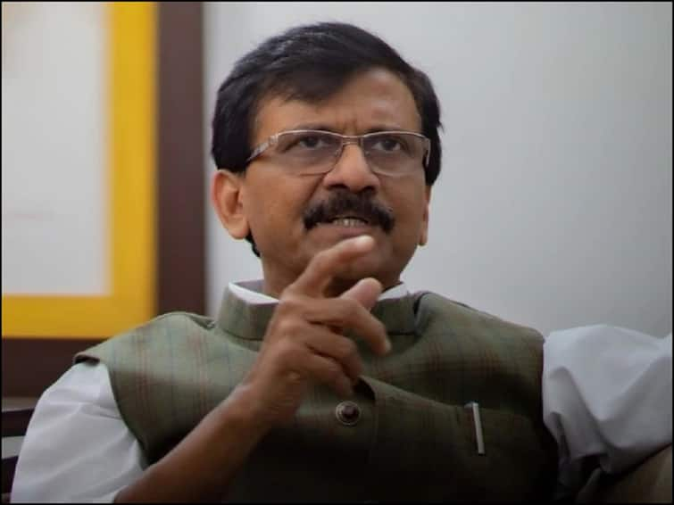 Maharashtra political crisis shivsena leader sanjay raut challenge to rebel mla to give resignation and contest election Maharashtra Political Crisis Sanjay Raut : संजय राऊत यांचे बंडखोरांना आव्हान, एका बापाचे असाल तर...