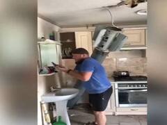 இது ரத்த பூமி தம்பி.! வீட்டுக்குள் பாய்ந்த ஏவுகணை! ஹாயாக ஷேவ் செய்த இளைஞர்!