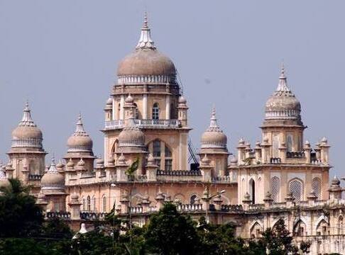 Hyderabad: Snake appears in osmania hospital, doctors, medical students Worried Osmania Hospital: ఉస్మానియా ఆస్పత్రిలో పాము కలకలం, పరుగులు తీసిన సిబ్బంది, మెడికల్ స్టూడెంట్స్!