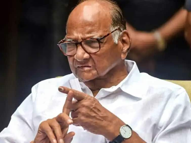 Maharashtra Politics: Sharad Pawar reached Delhi amid the ongoing political ruckus in Maharashtra, said- did not come to meet anyone ANN Maharashtra Politics: शिंदे के पास नंबर था तो भागे क्यों? नहीं लगेगा राष्ट्रपति शासन, दिल्ली पहुंचे शरद पवार का बड़ा बयान