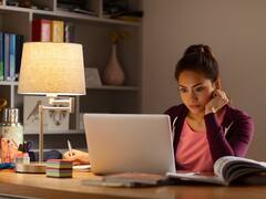 इन लाइट्स को ऑन ऑफ करने की जरूरत नहीं, बंपर डिस्काउंट पर खरीदें ये मोशन सेंसर लाइट