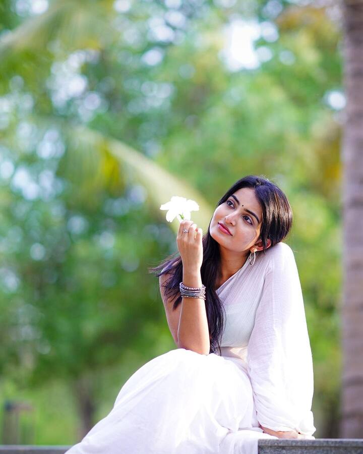 అనన్య నాగళ్ల అందమైన ఫోటోలు  -Image credit: Ananya Nagalla/Instagram