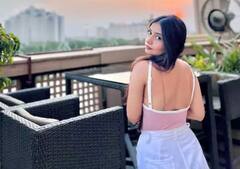 Urfi Javed Sister: ਉਰਫੀ ਜਾਵੇਦ ਤੋਂ ਘੱਟ ਨਹੀਂ ਉਸਦੀ ਭੈਣ , ਆਪਣੀਆਂ ਗਲੈਮਰ ਅਦਾਵਾਂ ਨਾਲ ਲੁੱਟਦੀ ਹੈ ਮਹਿਫਿਲ