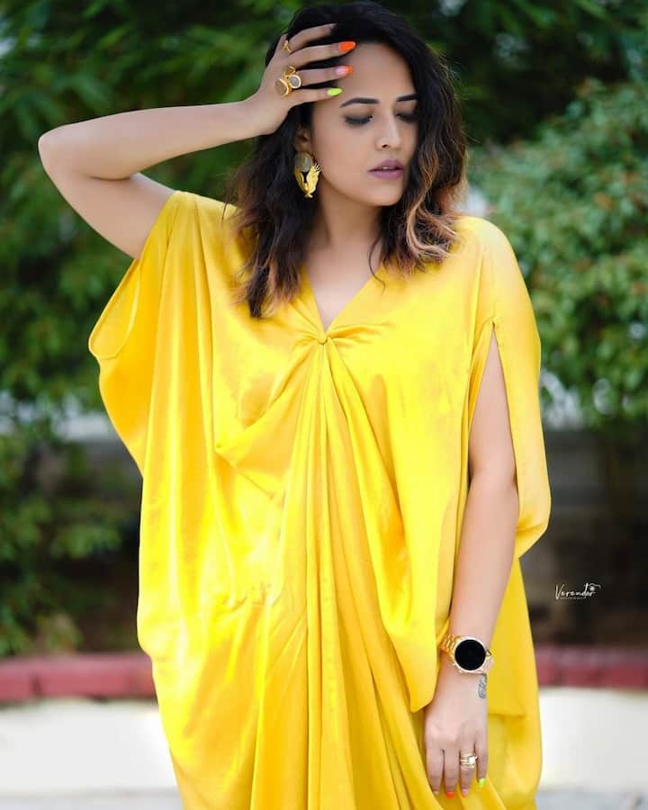 ఆమె అందాలను పొగుడుతూ కామెంట్స్ చేస్తున్నారు. (Courtesy: Anasuya Instagram)
