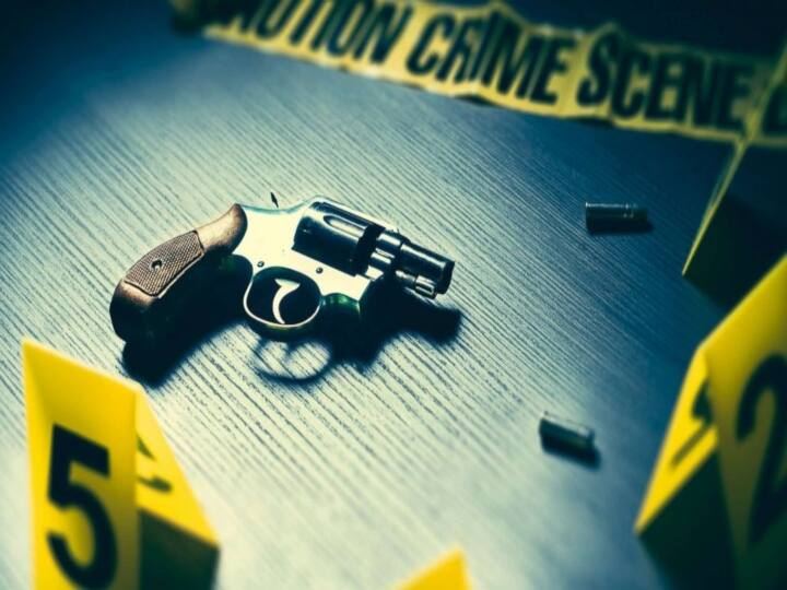 Gurugram: 19-year-old woman shot by former schoolmate who stalked her in IMT Manesar; probe on ஒருதலைக் காதல்.. 19 வயது பெண்ணை துப்பாக்கியால் சுட்ட மாணவன்.. பகீர் பின்னணி!