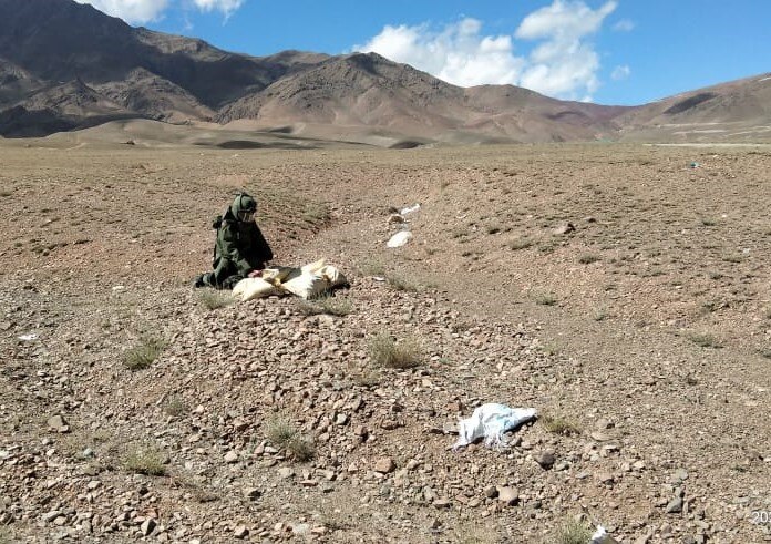 Kargil War: 23 साल बाद भी घाटी में मौजूद कारगिल युद्ध के निशान, जमीन में दफन जिंदा बम मिले, देखें तस्वीरें