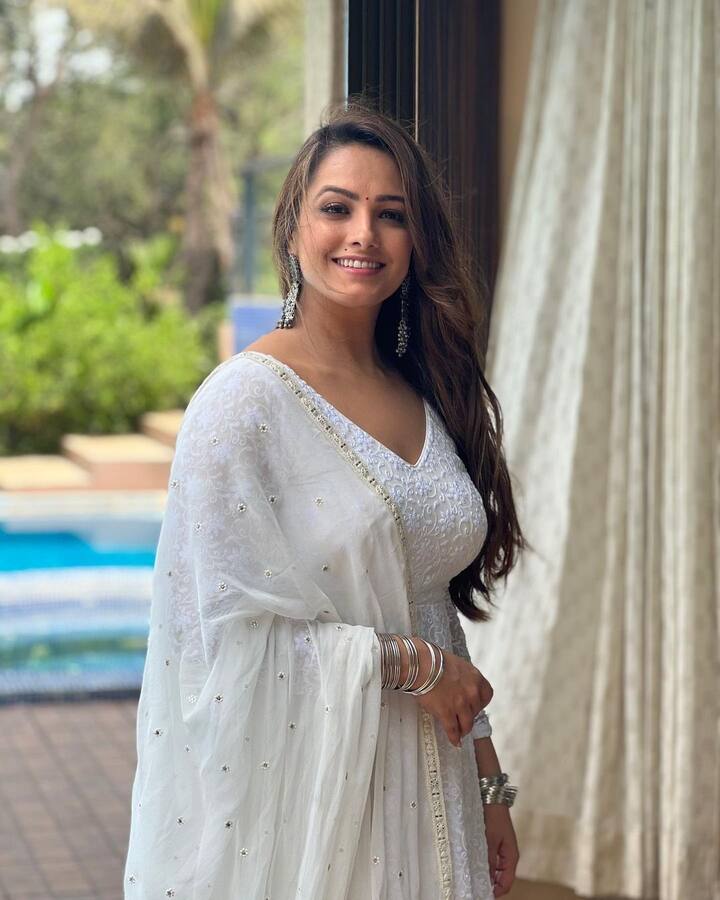 अनीता बेटे के जन्म के बाद से ही टीवी इंडस्ट्री से दूर हैं. उनका कहना है कि, वह अभी अपने बच्चे की परवरिश पर ध्यान देना चाहती हैं. हालांकि, वह इस दौरान ब्रांड्स के लिए शूट्स कर रही हैं.