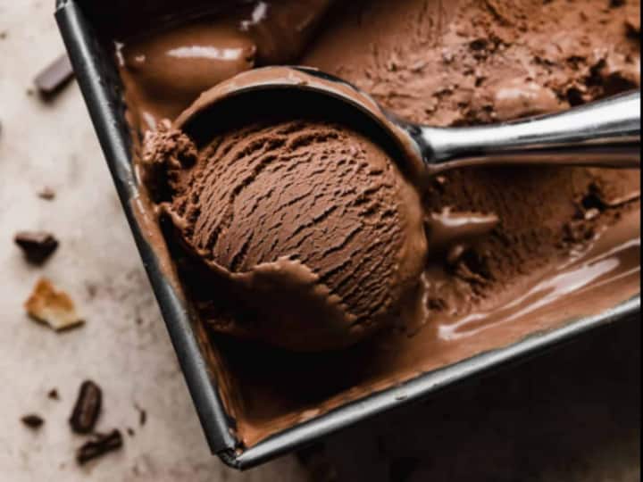 Make wonderful homemade chocolate ice cream with just 3 ingredients, know the recipe