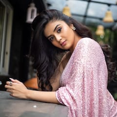 Sreemukhi: హీరోయిన్ రేంజ్ అందం కానీ యాంకర్‌గా మిగిలిపోయింది