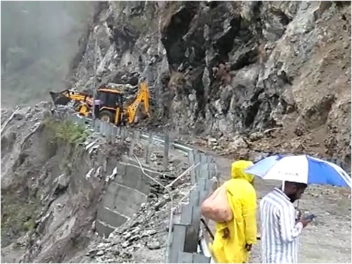 joshimth rain  blocked badrinath national highway in two places polytechnic students could not sit for paper ann Joshimath: मौसम की पहली बरसात ने खोली प्रशासन की पोल ,जगह-जगह सड़क बंद, स्टूडेंट्स के पेपर भी छूटे