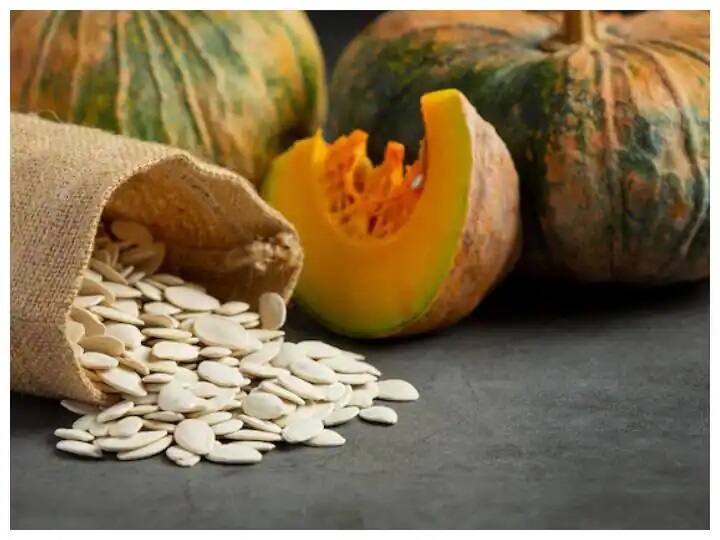 Pumpkin seeds side effects shocking side effects of eating too much pumpkin seeds Pumpkin Seeds Side Effects:પંપકીન બીજનું સેવન કરતા સાવધાન,  વધુ સેવનથી થઇ શકે છે આ નુકસાન