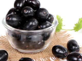 Side Effects of Jamun: जामुन के साथ भूलकर भी न खाएं ये 5 चीजें, खतरनाक हो सकता है असर
