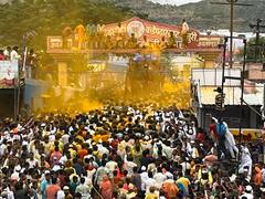 Ashadhi Wari :  येळकोट येळकोट जय मल्हार... भंडाऱ्याची उधळण करत माऊलींच्या पालखीचे जेजुरीत स्वागत