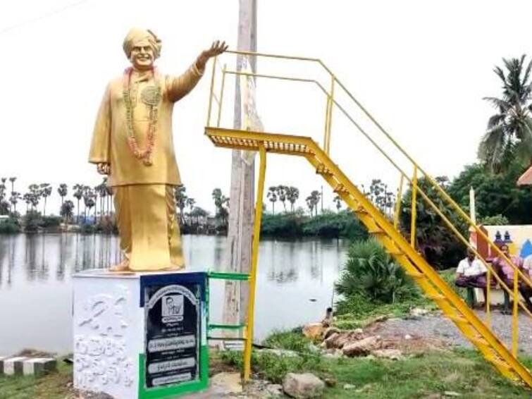 YSRCP Colour paints for NTR statue in Gudivada constituency. YSRCP Colours For NTR Statue :  గుడివాడ మహానాడు కంటే ముందే టెన్షన్ టెన్షన్ - ఎన్టీఆర్ విగ్రహానికి వైఎస్ఆర్‌సీపీ రంగులు !