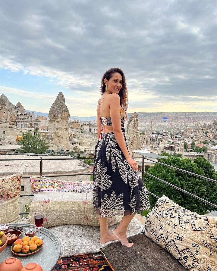 ప్రగ్యా జైస్వాల్ అందమైన ఫోటోలు -Image Credit:Pragya Jaiswal /Instagram