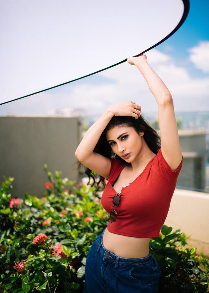 Posing in seductive postures, Mouni displayed her trademark of deadly expressions. (Images Source: Instagram/imouniroy)