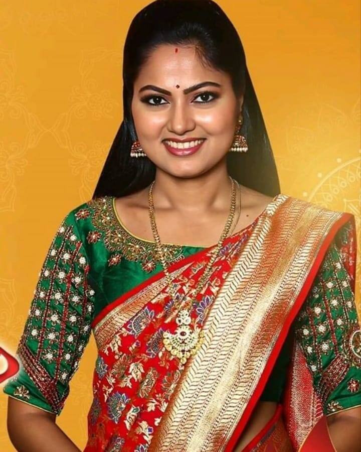 దేవత రుక్మిణి (సుహాసిని) ( image credit : Suhasini /Instagram)