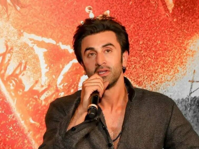 Ranbir Kapoor on taking a 6-month paternity break to be with daughter Raha Ranbir Kapoor: मुलगी राहासोबत वेळ घालवण्यासाठी रणबीर ब्रेक घेणार? म्हणाला, 