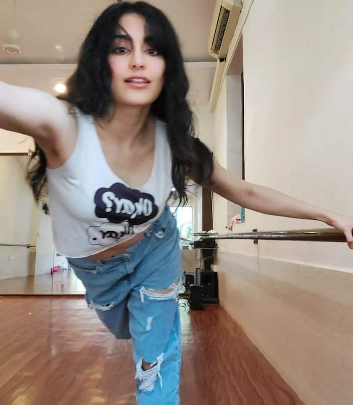 తాజాగా మరికొన్ని ఫోటోలు షేర్ చేసింది. (Courtesy: Adah Sharma Instagram)