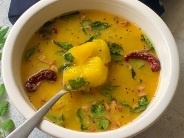 Raw Mango Dal Recipe: कच्चे आम से बनाएं हेल्दी और चटपटी दाल, जानिए रेसिपी healthy food Raw Mango Dal quick Recipe Raw Mango Dal Recipe: कच्चे आम से बनाएं हेल्दी और चटपटी दाल, जानिए रेसिपी