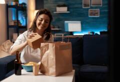 Midnight Snacks : మిడ్ నైట్ క్రేవింగ్స్​ని తగ్గించే హెల్తీ స్నాక్స్.. రాత్రుళ్లు ఆకలేస్తే తినేయండి