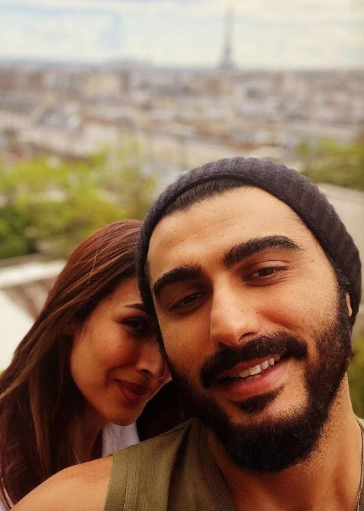 अर्जुन आणि मलयाकाचे फोटो सध्या सोशल मीडियावर व्हायरल होत आहेत.   (arjun kapoor/instagram)