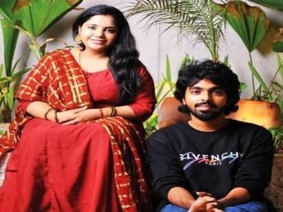 g.v.prakash saindhavi combo hits ஜி.வி.பிரகாஷ்-சைந்தவி திருமண நாள் ஸ்பெஷல் !  மனதை வருடும் டாப் 5  மெலோடி ஹிட்ஸ்!