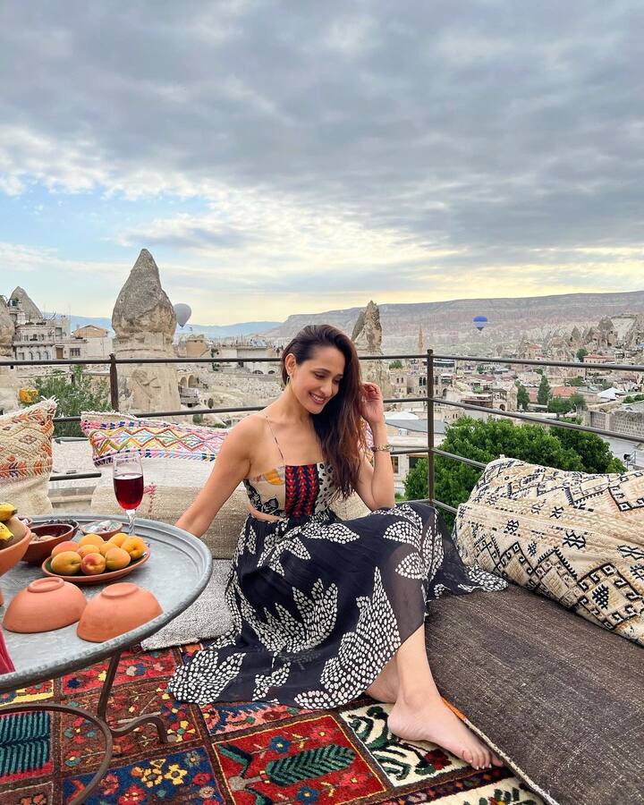 ప్రగ్యా జైస్వాల్ అందమైన ఫోటోలు -Image Credit:Pragya Jaiswal /Instagram