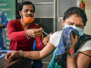 बुस्टर डोस घेणाऱ्यांमध्ये नागपूर अव्वल, आतापर्यंत 43,3121 नागरिकांनी घेतली प्रतिबंधात्मक लसीची तिसरी मात्रा