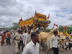 Ashadhi Wari 2022: 'साधू-संत येती घरा, तोची दिवाळी दसरा' वाल्हे गावातील वारीचं विलोभनीय दृष्य