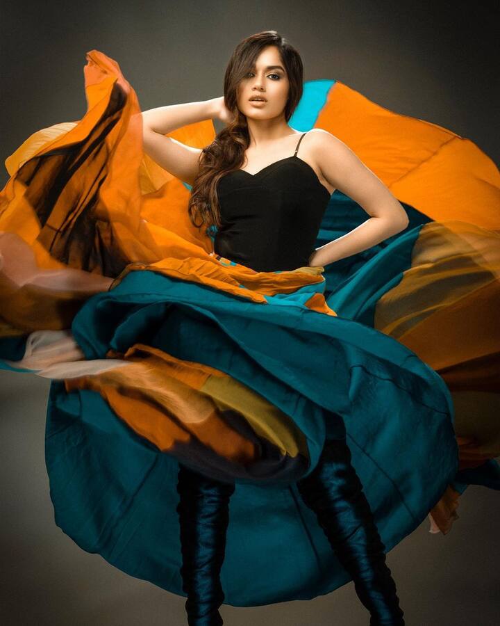 खतरों के खिलाड़ी 12 की इन दिनों केपटाउन में शूटिंग चल रही है. ऐसे में इस रियलिटी शो में टीवी एक्ट्रेस जन्नत जुबैर ने हिस्सा लिया है.