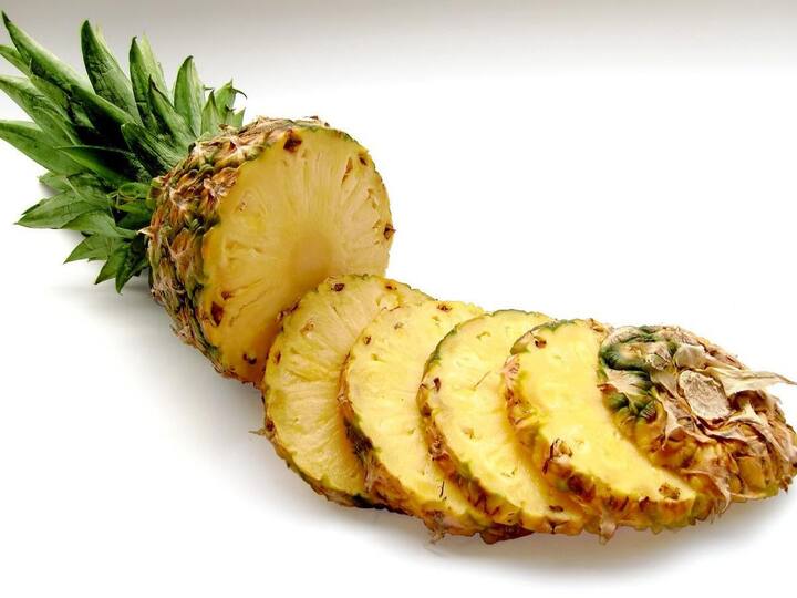 how to eat pineapple for better health and to prevent intestinal worms इस खट्टे-मीठे फल को खाने से नहीं होंगे पेट में कीड़े, दूर रहेगी कोल्ड और कफ की समस्या