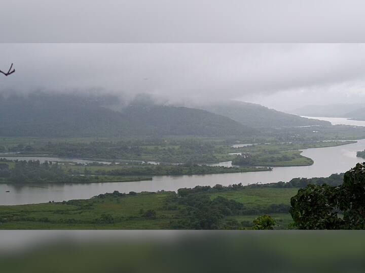 मुंबई-गोवा महामार्गावरुन प्रवास करताना चिपळूण नजीकच्या परशुराम घाटातील हा परशुराम पॉईंट