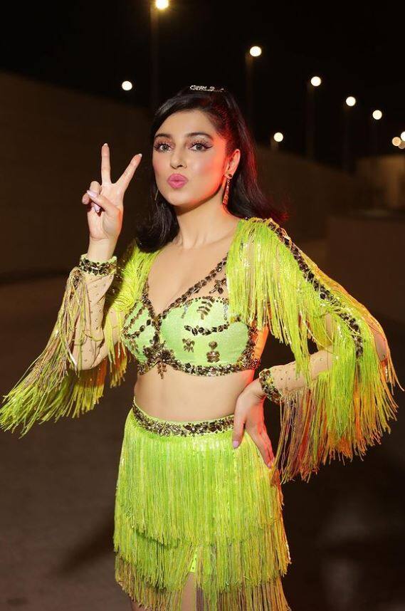 बॉलिवूड अभिनेत्री दिव्या खोसला कुमार आपल्या फॅशनने नेहमीच चाहत्यांची मने जिंकते. (photo:divyakhoslakumar/ig)