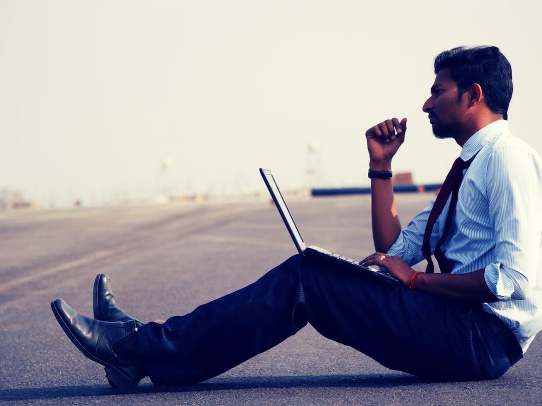 Airports Authority of India has issued a notification inviting applications to fill 400 posts of Junior Executive AAI Junior Executive Recruitment: సైన్స్‌లో డిగ్రీ చేసిన వాళ్లకు ఎయిర్‌పోర్ట్ అథారిటీ ఆఫ్‌ ఇండియా ఆహ్వానం- లక్షన్నర వరకు జీతం