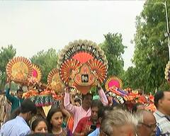Ahmedabad Jagannath Yatra: જગન્નાથ મંદિરમાં બેન્ડવાજા સાથે વાજતે ગાજતે નીકળ્યું મામેરું, જુઓ તસવીરો