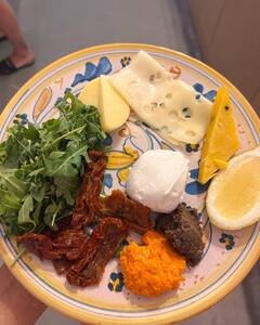 Mira Kapoor Soaks In The Italian Sun. Check Out Vacay Pics