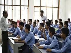 TN 11th Result 2022: 2020-ஐக் காட்டிலும் குறைந்த 11ஆம் வகுப்பு தேர்ச்சி விகிதம்; மாணவிகளே அதிகம் - முழு விவரம்