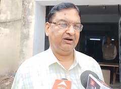 Uttarakhand News: प्रसव पीड़ा में 6 किलोमीटर पैदल चली गर्भवती महिला, सड़क तक पहुंचने के बाद मिली टैक्सी