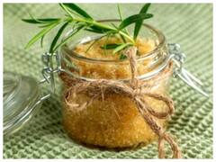 Sugar Scrub: चीनी के साथ इन चीजों को मिलकार बनाएं होममेड स्क्रब, चमक उठेगी स्किन