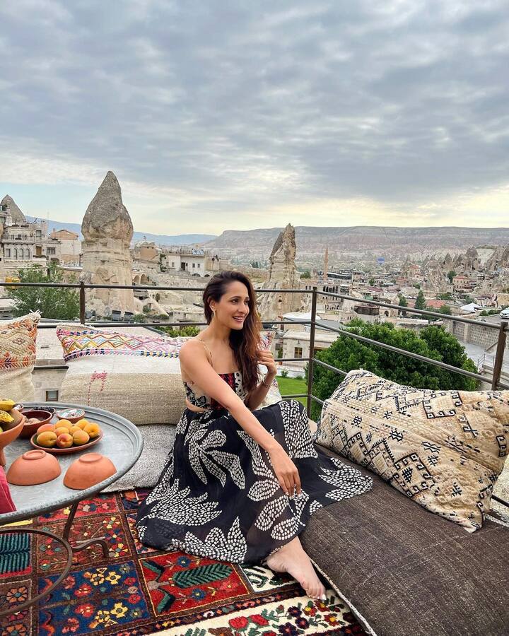 ప్రగ్యా జైస్వాల్ అందమైన ఫోటోలు -Image Credit:Pragya Jaiswal /Instagram