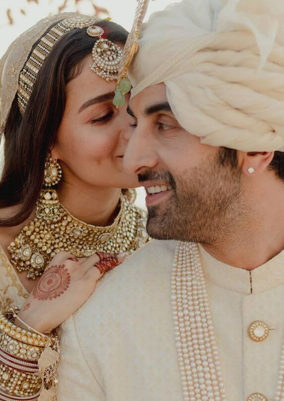 आलिया भट्ट आणि रणबीर कपूरनं 14 एप्रिल 2022 रोजी लग्नगाठ बांधली. (Alia Bhatt/instagram)