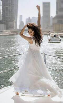 ਵਾਈਟ ਗਾਊਨ 'ਚ ਅਪਸਰਾ ਲਗੀ ਅੰਕਿਤਾ ਲੋਖੰਡੇ, ਵੇਖੋ ਸ਼ਾਨਦਾਰ ਤਸਵੀਰਾਂ