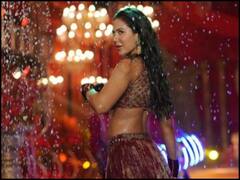 Sonam Bajwa: लहंगा पहन पानी में कुछ यूं कियो सोनम बाजवा ने डांस, सामने आईं ये सिजलिंग तस्वीरें