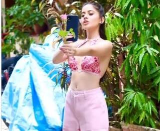 VIDEO: સેલ્ફી લેવાના ચક્કરમાં ન કરવાનું કરી બેઠી ઉર્ફી, હવે થઈ રહ્યો છે પછતાવો