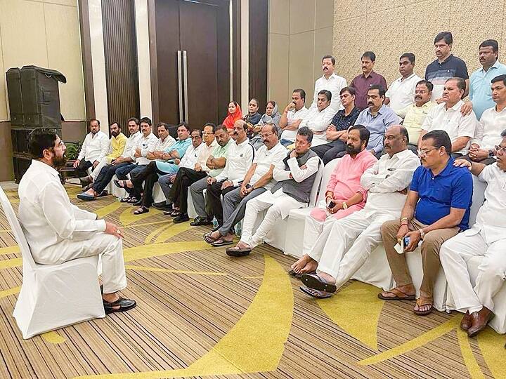 maharashtra rebel MLAs to return mumbai from goa with cm eknath shinde Maharashtra News: सीएम एकनाथ शिंदे के साथ आज गोवा से मुंबई लौटेंगे बागी विधायक, विधानसभा सत्र में होंगे शामिल