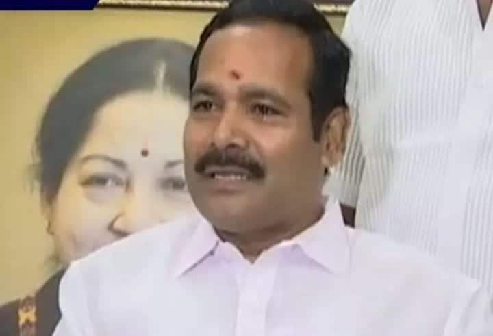 Trichy Ex-MP P Kumar Slams AIADMK O Panneerselvam OPS uses caste as weapon சுயநலத்திற்காக சாதியை ஆயுதமாக பயன்படுத்தும் ஓபிஎஸ்  -  முன்னாள் எம்பி., ப. குமார் குற்றச்சாட்டு