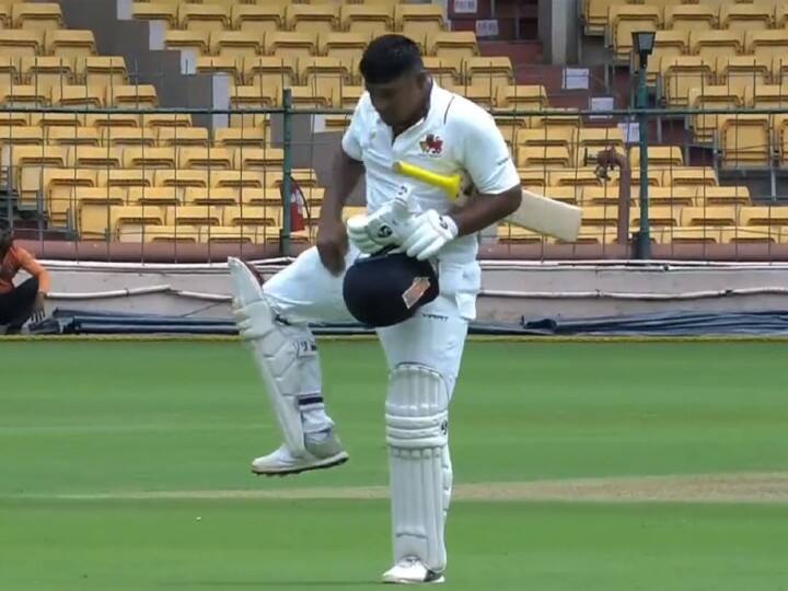 रणजी ट्रॉफी में Sarfaraz Khan की बल्लेबाजी के कायल हुए गावस्कर, बोले- 'अगली टेस्ट सीरीज में मौका नहीं दिया तो हैरानी होगी' Sunil Gavaskar Says Sarfaraz Khan banged the selection committee door through Ranji Trophy Performance रणजी ट्रॉफी में Sarfaraz Khan की बल्लेबाजी के कायल हुए गावस्कर, बोले- 'अगली टेस्ट सीरीज में मौका नहीं दिया तो हैरानी होगी'